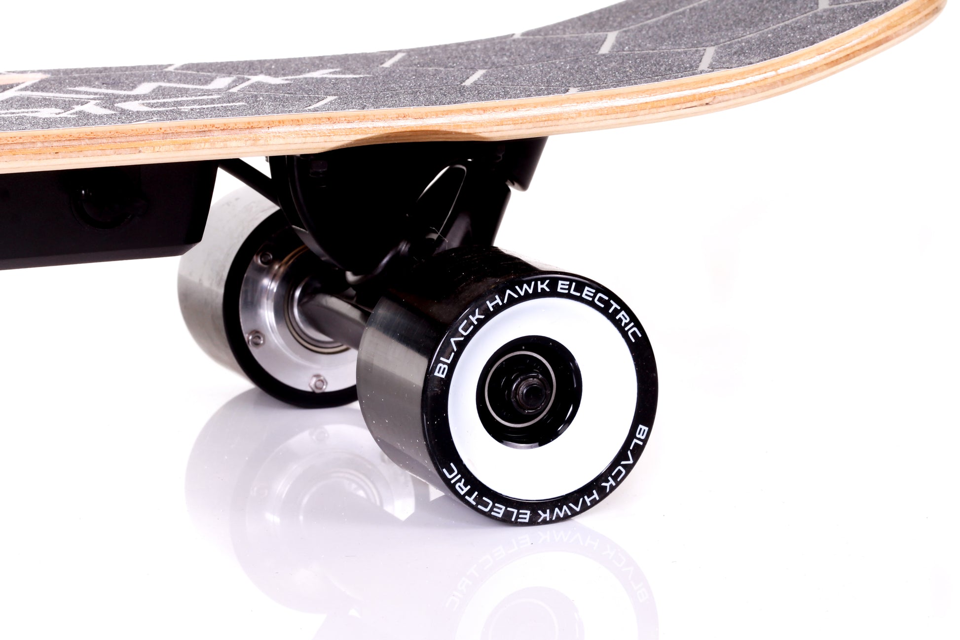 High quality, high performance electric skateboard with hub drive brushless motors and lithium ion battery technology.