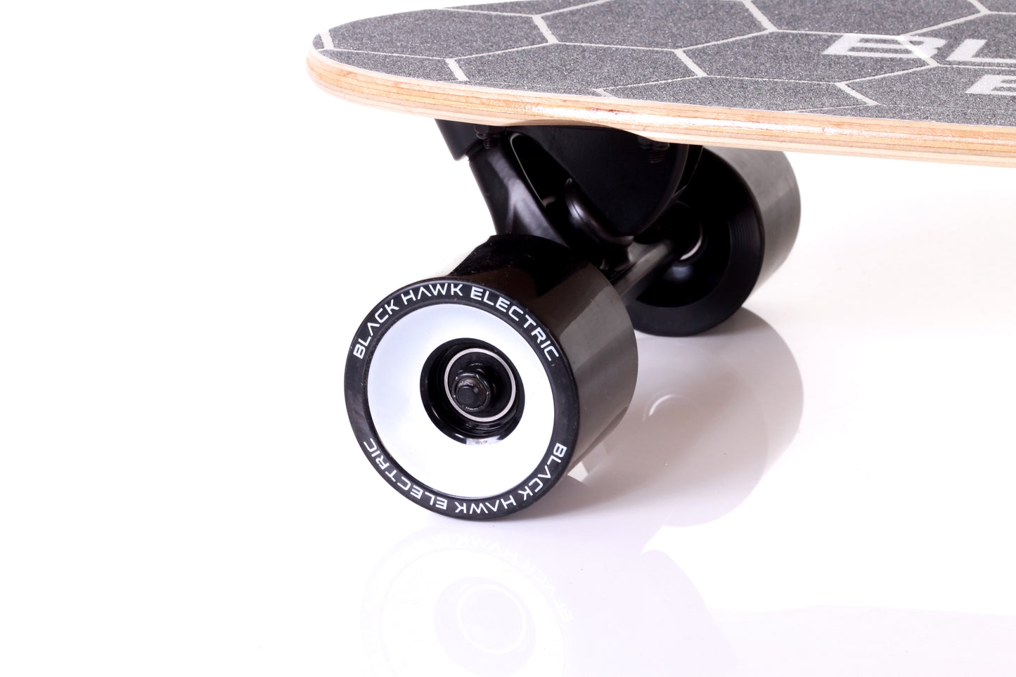 High quality, high performance electric skateboard with hub drive brushless motors and lithium ion battery technology.